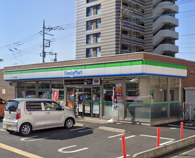 コンビニ　ファミリーマート さいたま大成橋南店（コンビニ）まで631m