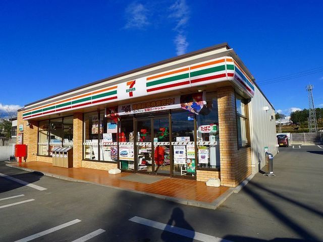 コンビニ　セブンイレブン新里町小林店（コンビニ）まで500m