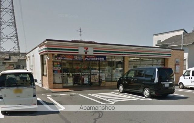 コンビニ　セブンイレブン（コンビニ）まで324m