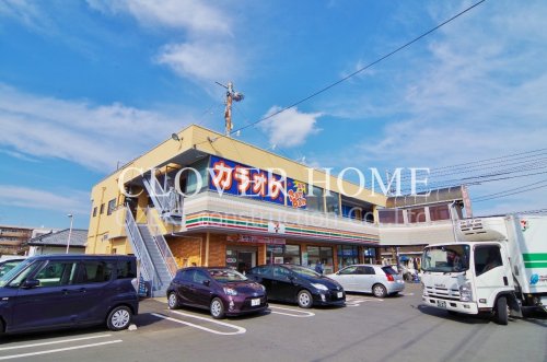 コンビニ　セブン-イレブン 東越谷３丁目店（コンビニ）まで586m