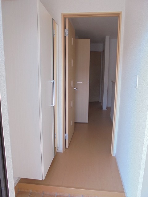 玄関　※参考画像