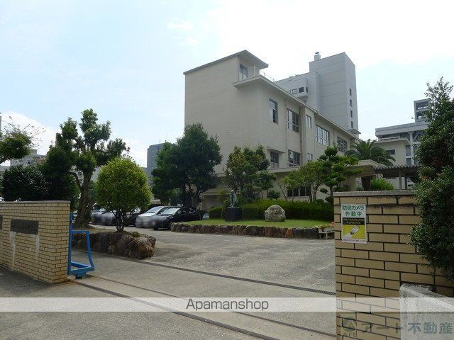 小学校　番町小学校（小学校）まで867m