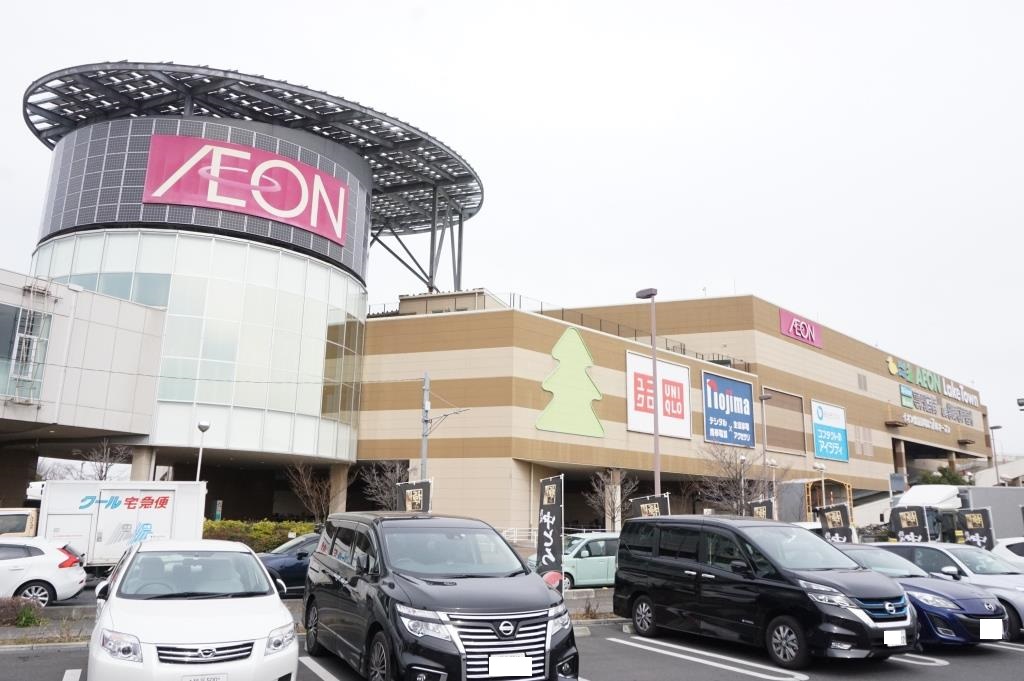 ショッピングセンター　AEON LakeTown mori(イオンレイクタウンモリ（ショッピングセンター）まで748m