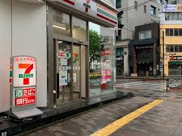 コンビニ　セブンイレブン新宿2丁目新宿通り店（コンビニ）まで64m