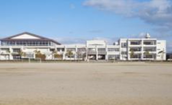 小学校　宇部市立琴芝小学校（小学校）まで860m