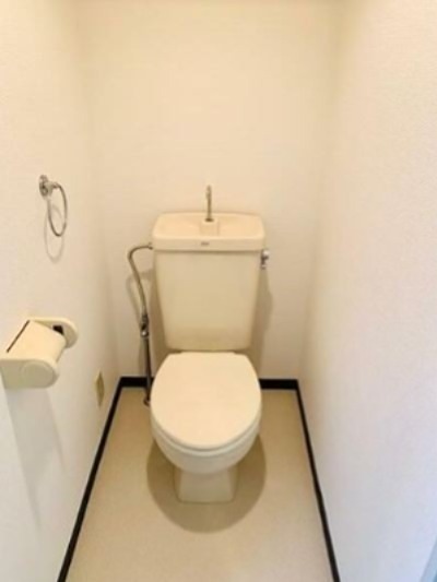 トイレ　※同仕様写真