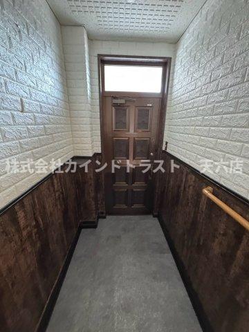 エントランス　建物の内部です