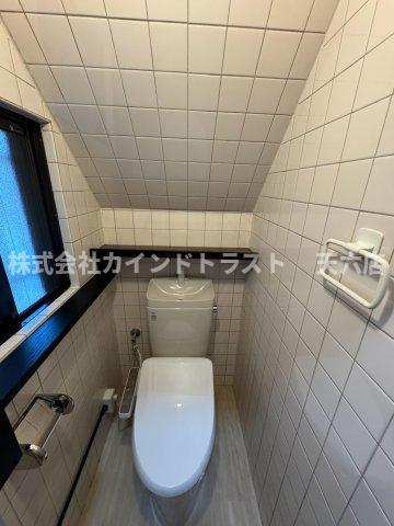 トイレ　清潔感のあるトイレです