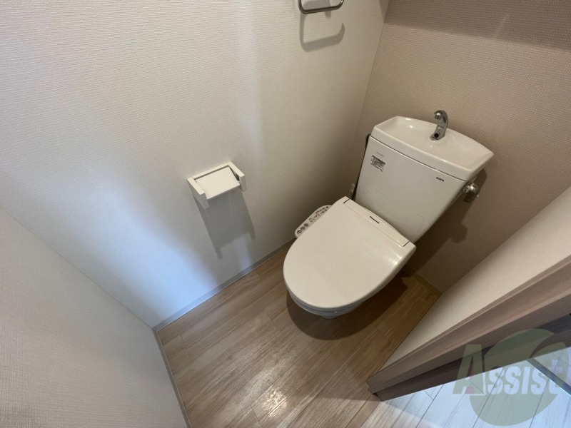 トイレ　こちらはトイレです。清潔感があり、安心して使用できます。