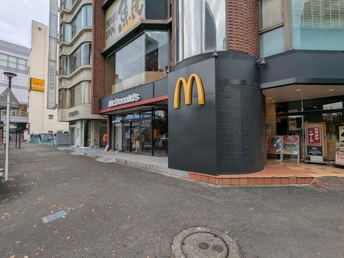 飲食店　マクドナルド　福生駅前ビル（飲食店）まで528m
