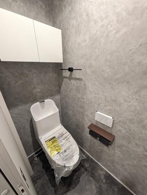 仙台市地下鉄東西線 川内駅 徒歩19分 2階建 築1年のトイレ写真