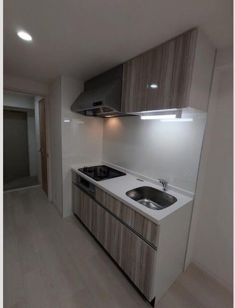 キッチン　※写真は同じマンションの違う部屋のものになります。