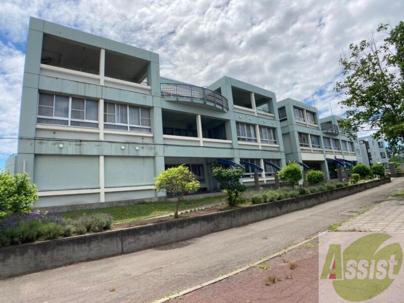 中学校　札幌市立あいの里東中学校（中学校）まで2027m