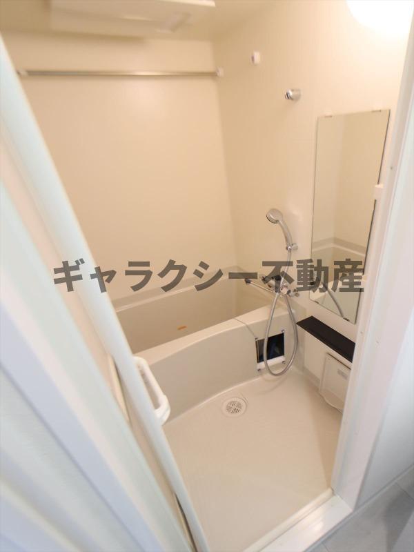 バス・シャワールーム　浴室乾燥機付きバスルーム