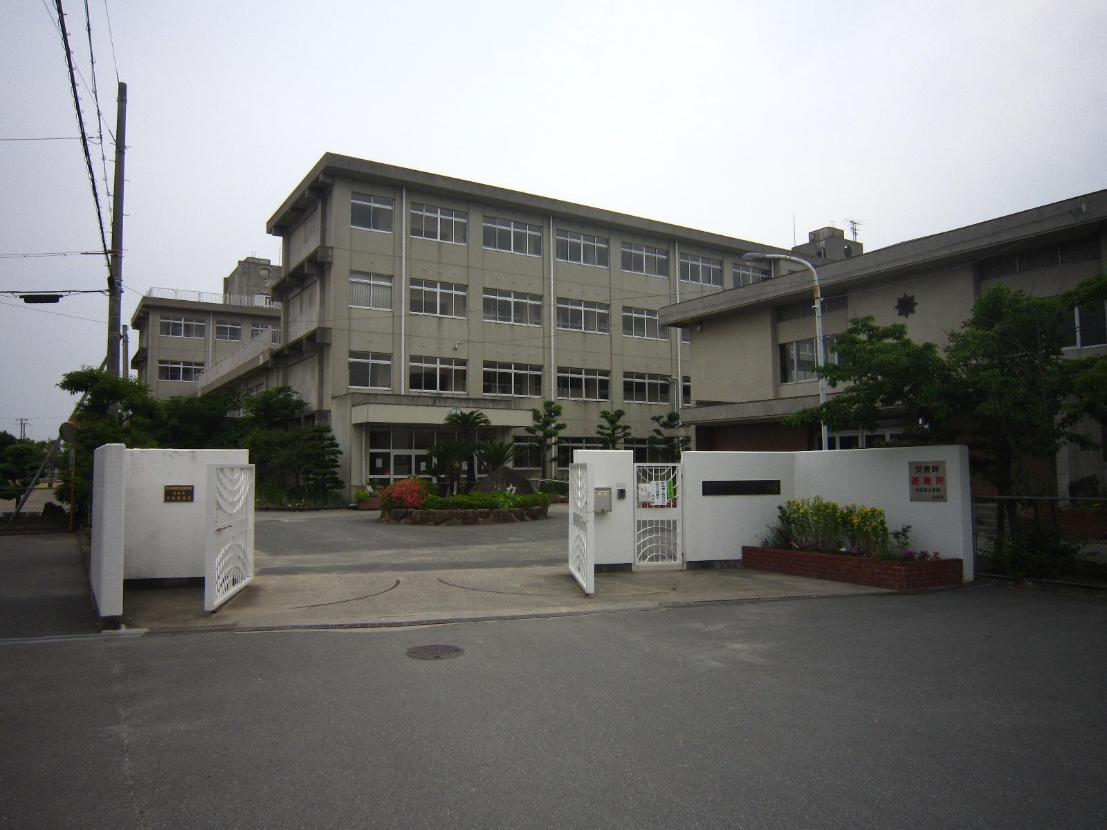 小学校　米田西小学校（小学校）まで400m