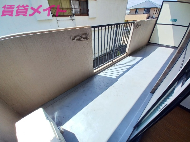 バルコニー　別部屋反転参考写真です