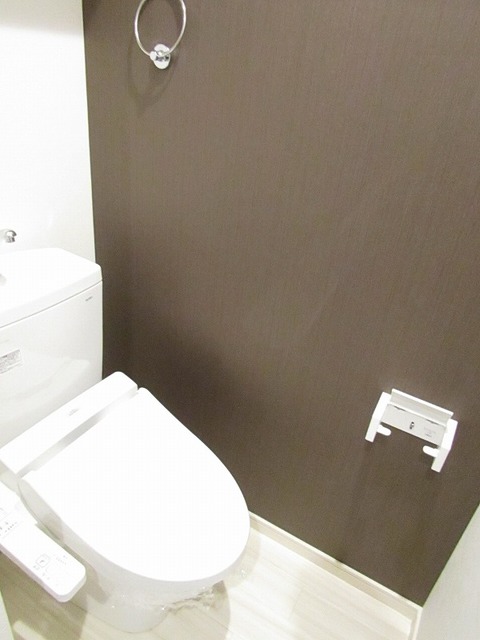トイレ　同一施工会社同一仕様写真