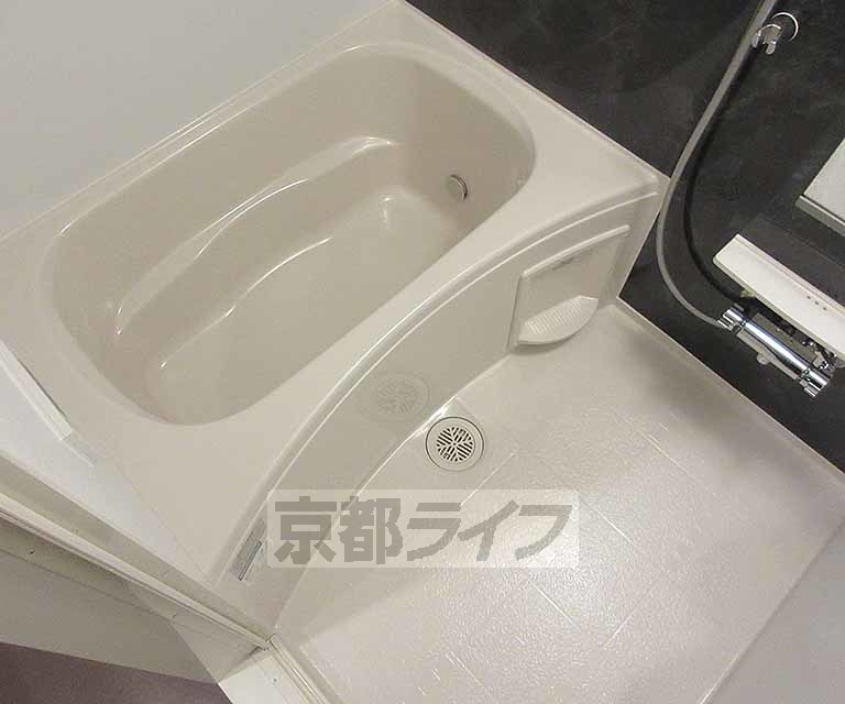 バス・シャワールーム　ゆったりバスルームです！