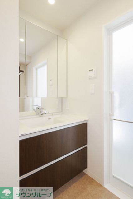 洗面設備　※写真は同タイプ住戸です。