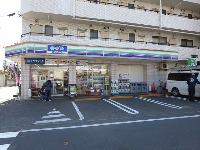コンビニ　スリーエフ（コンビニ）まで93m