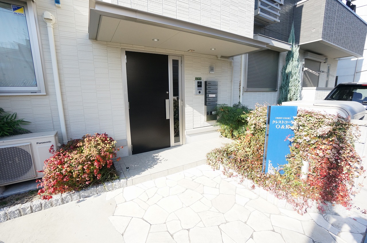 エントランス　オートロック付で安全です！