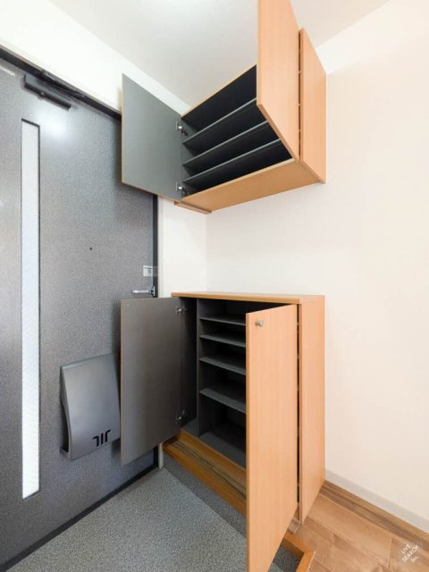 エスト芦屋Bの玄関写真