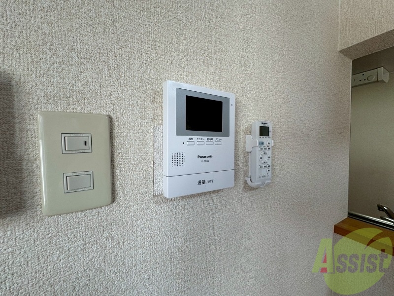セキュリティ　ＴＶモニター付インターホンです。来客者の顔が見えるので安心！