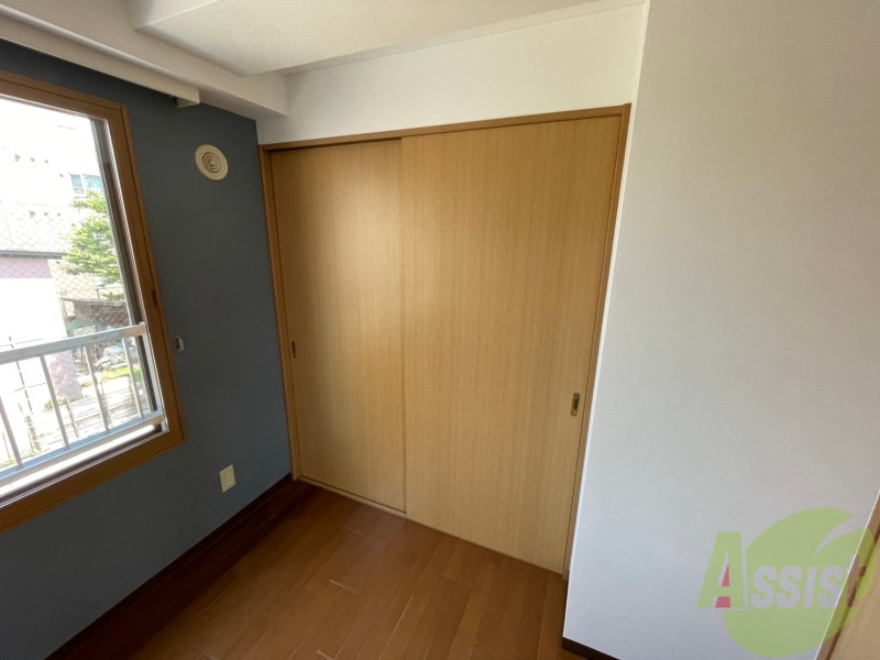 収納　寝室の収納です。部屋がすっきり片付きます。
