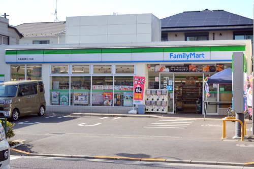 コンビニ　ファミリーマート 杉並成田東三丁目店（コンビニ）まで854m