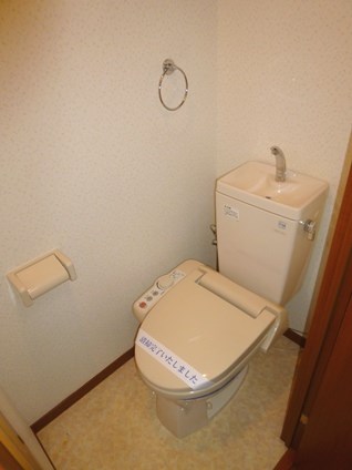 西鉄天神大牟田線 西鉄福岡駅 徒歩3分 11階建 築25年のトイレ写真