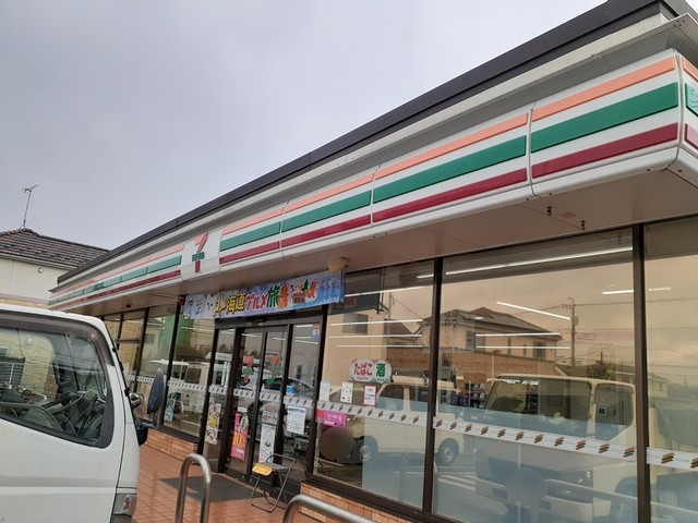 コンビニ　セブンイレブン（コンビニ）まで570m