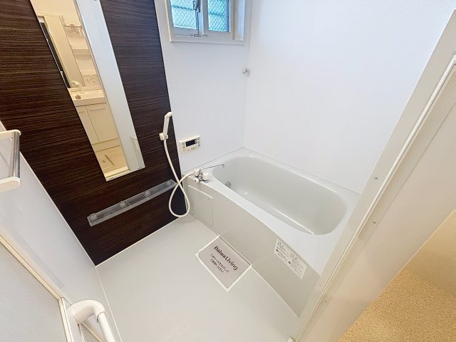 バス・シャワールーム　掲載写真は同型モデルを掲載しており実際のお部屋と仕様等が異な