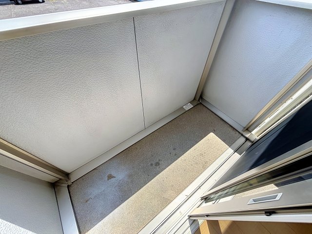 バルコニー　掲載写真は同型モデルを掲載しており実際のお部屋と仕様等が異な