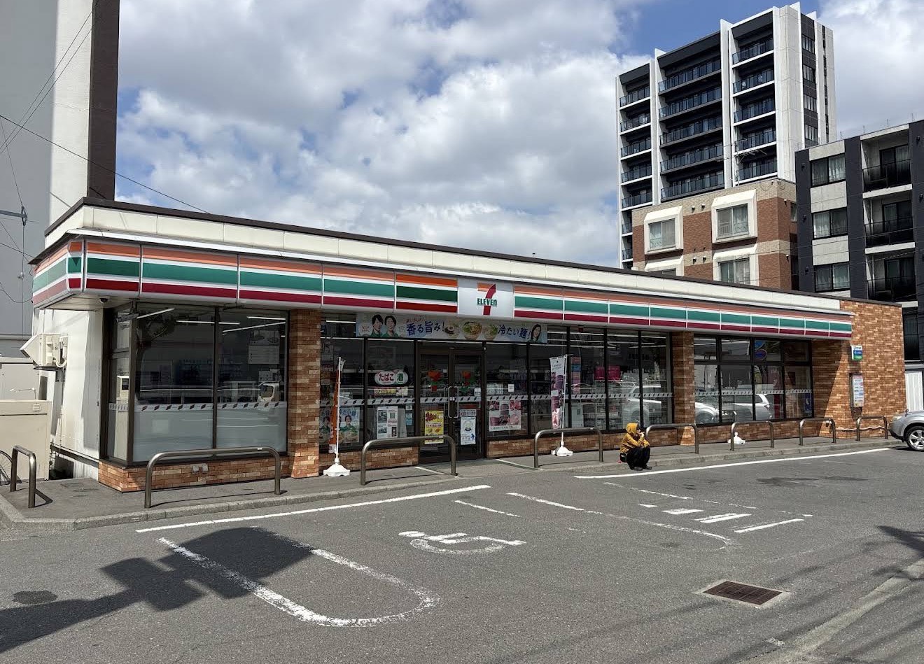 コンビニ　セブンイレブン札幌北24条店（コンビニ）まで243m
