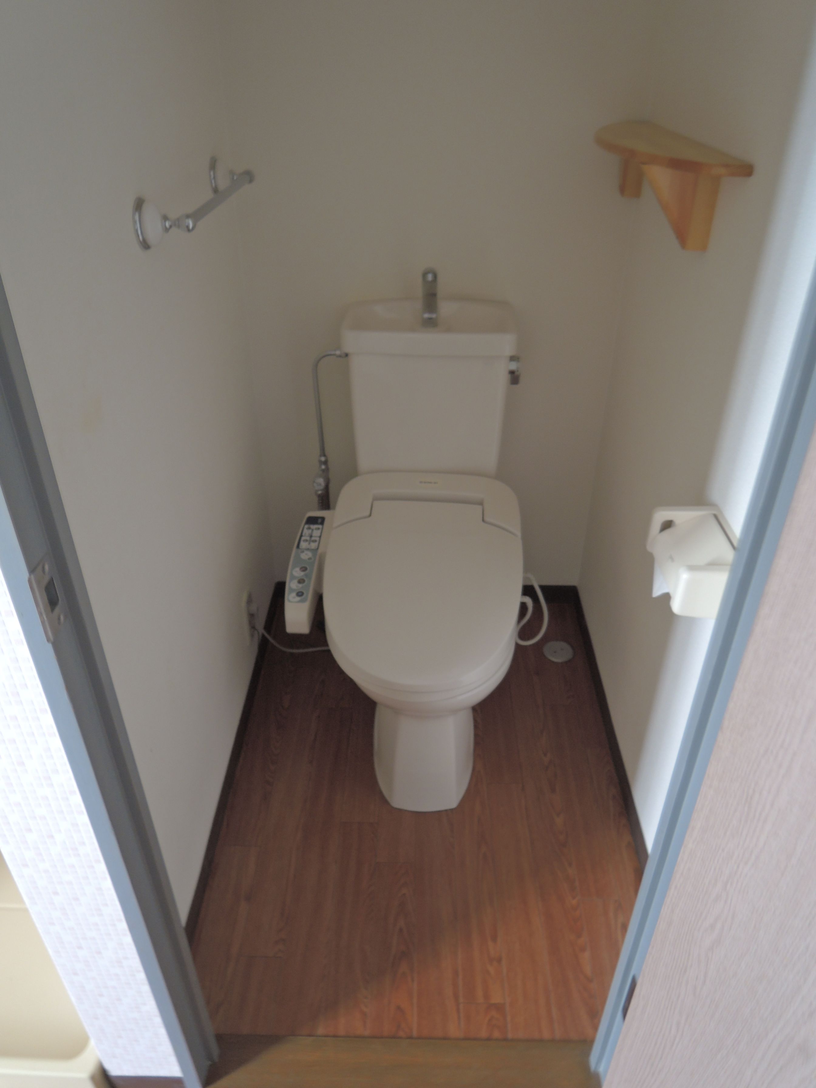 西鉄天神大牟田線 西鉄平尾駅 徒歩7分 8階建 築35年のトイレ写真