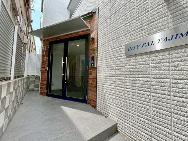 エントランス　綺麗なエントランスです。
