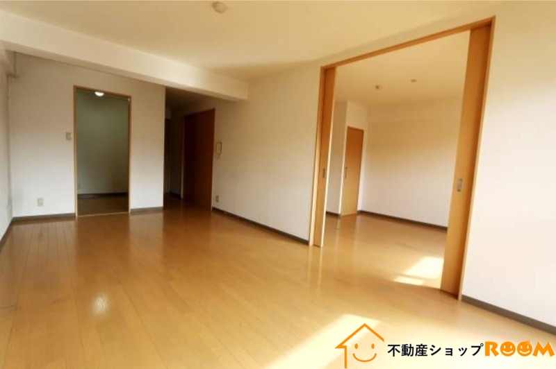 ＪＲ鹿児島本線 西牟田駅 徒歩64分 3階建 築20年の居間写真
