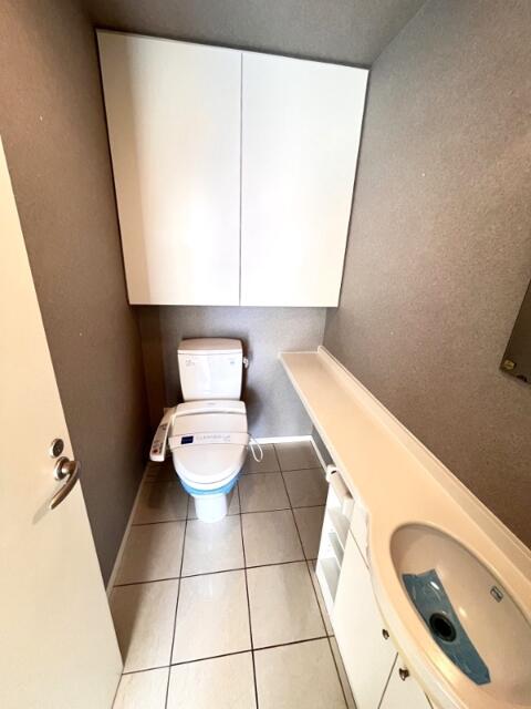 都営大江戸線 麻布十番駅 徒歩3分 25階建 築24年のトイレ写真