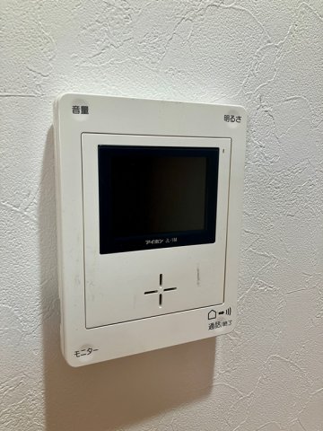セキュリティ　女性の方でも安心のモニター付きインターホン♪