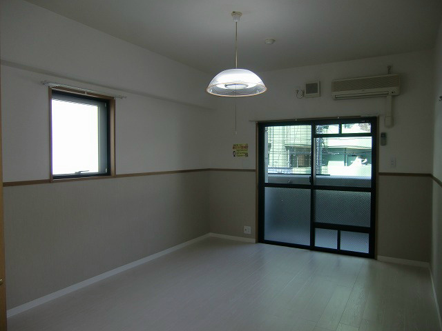 居室・リビング　角部屋ですので明るいお部屋です☆