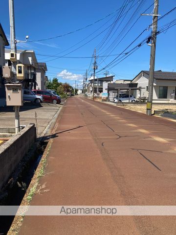 その他　前面道路（その他）まで0m