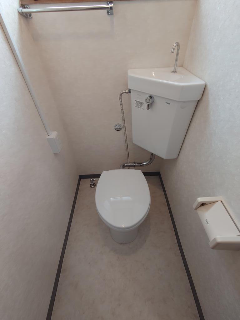 京阪京津線 追分駅 徒歩20分 2階建 築49年のトイレ写真