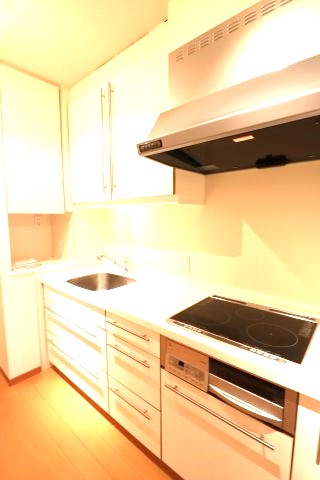 キッチン　写真は同タイプ住居です。