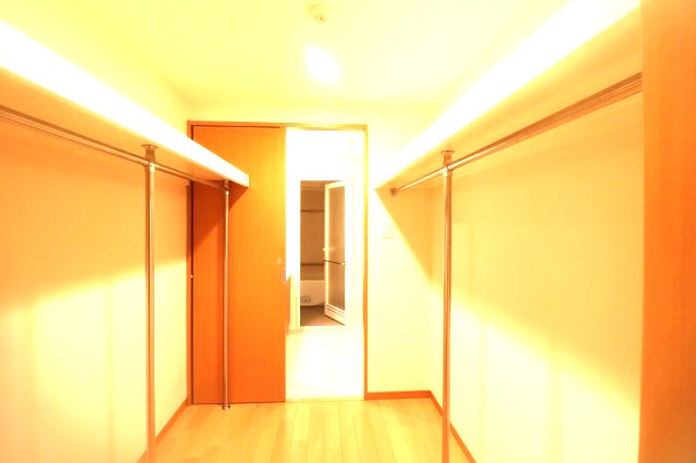 収納　写真は同タイプ住居です
