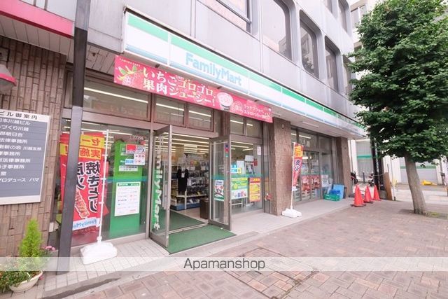 コンビニ　ファミリーマート本川越駅前店（コンビニ）まで311m