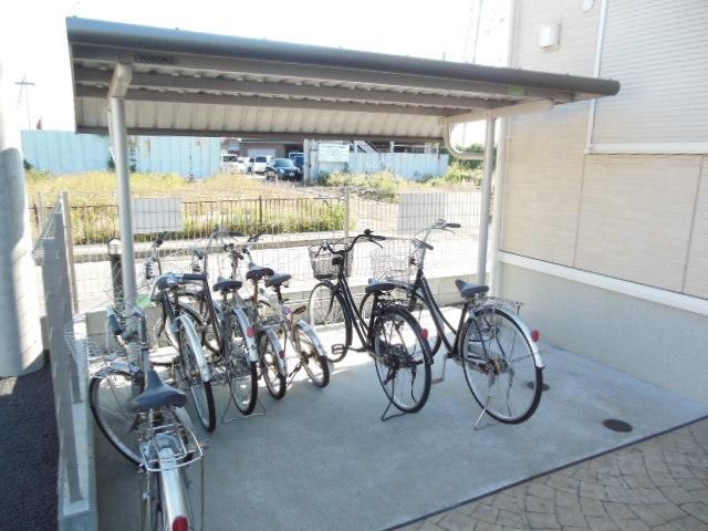 ＪＲ横浜線 橋本駅 バス乗車時間：11分 最寄りバス停で下車 徒歩11分 2階建 築17年の外観写真