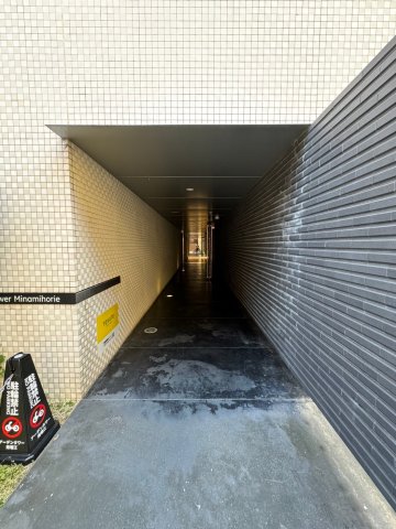 地下鉄長堀鶴見緑地線 西長堀駅 徒歩3分 14階建 築20年の外観写真