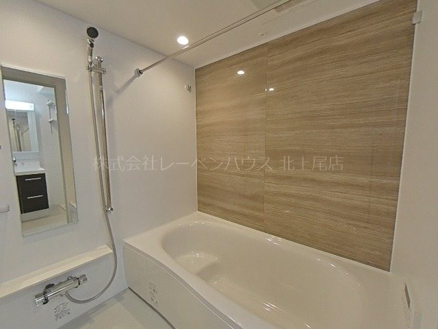 バス・シャワールーム　同物件上階参考写真