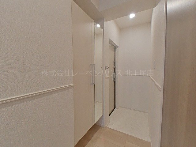 玄関　同物件上階参考写真