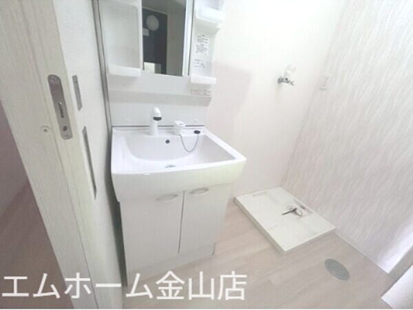 洗面設備　脱衣所　独立洗面化粧台